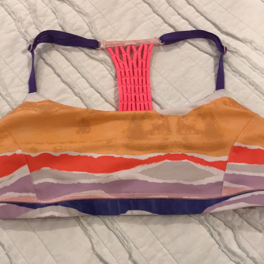 Lululemon BRA SIZE 6